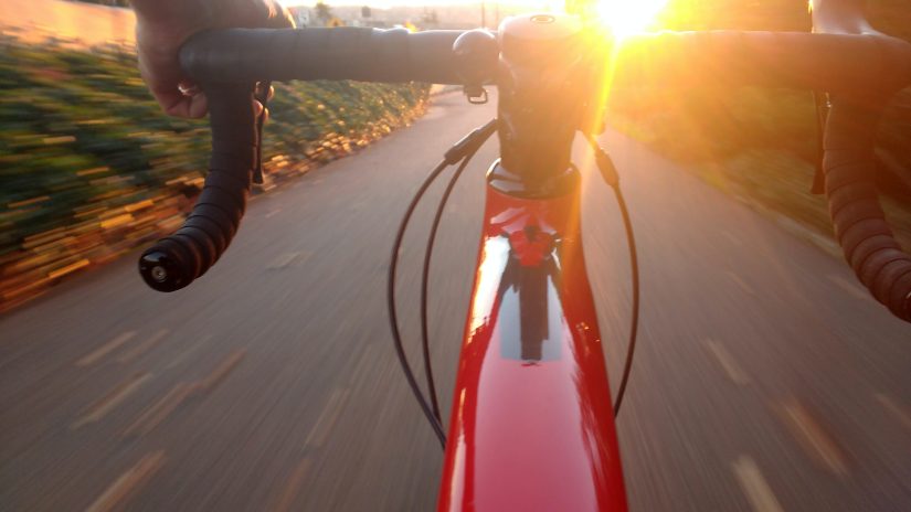See the new collection of women’s and men’s clothing for cyclists from the MEAME brand